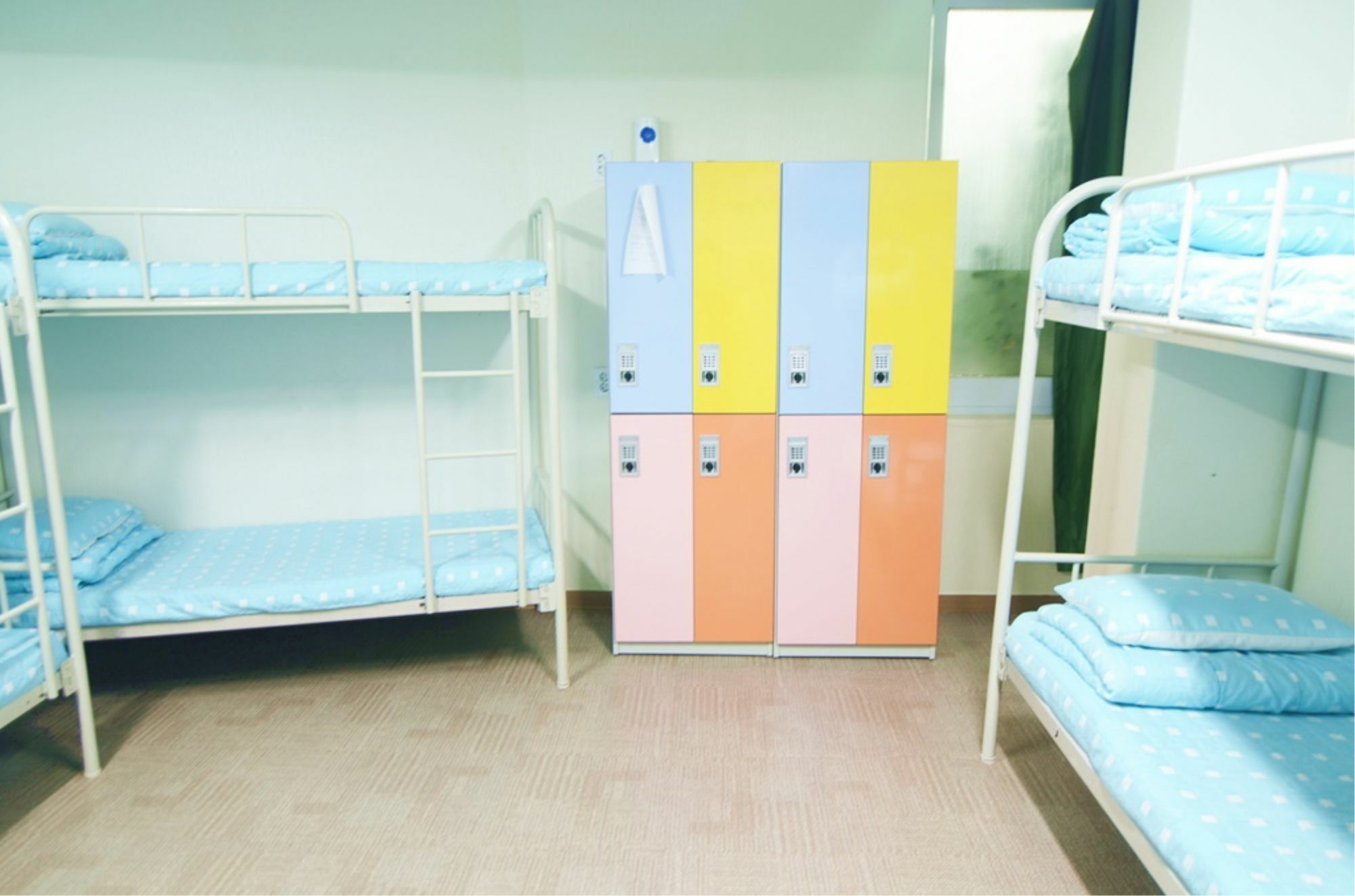 Kimchee Downtown Guesthouse Сеул Экстерьер фото