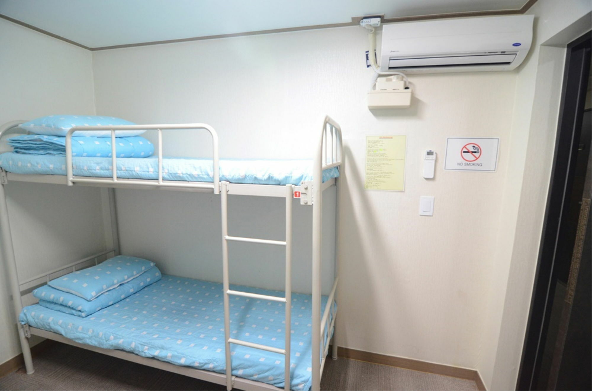 Kimchee Downtown Guesthouse Сеул Экстерьер фото