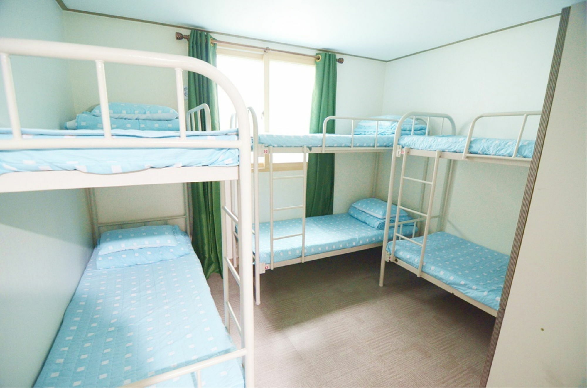 Kimchee Downtown Guesthouse Сеул Экстерьер фото