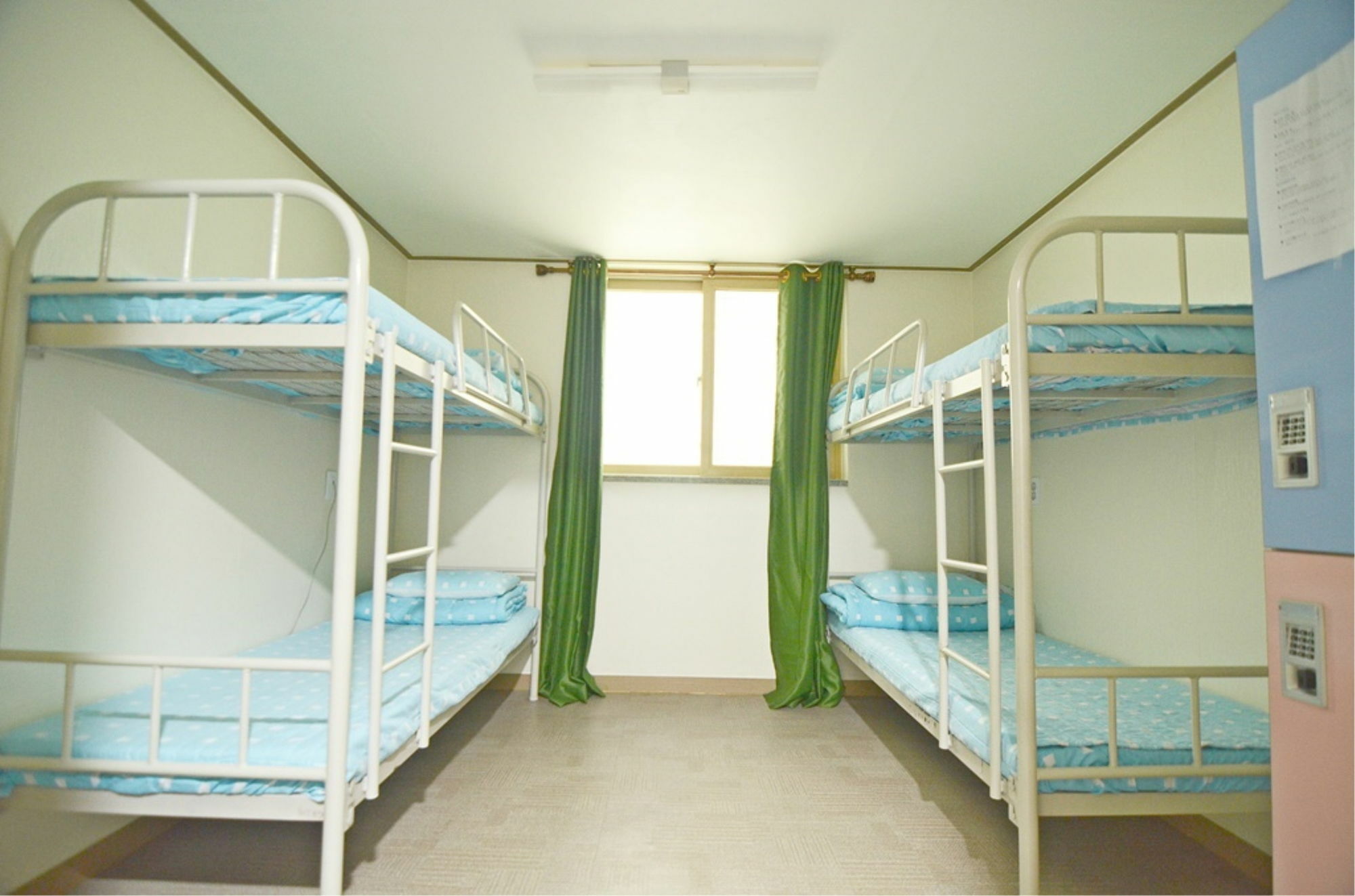 Kimchee Downtown Guesthouse Сеул Экстерьер фото